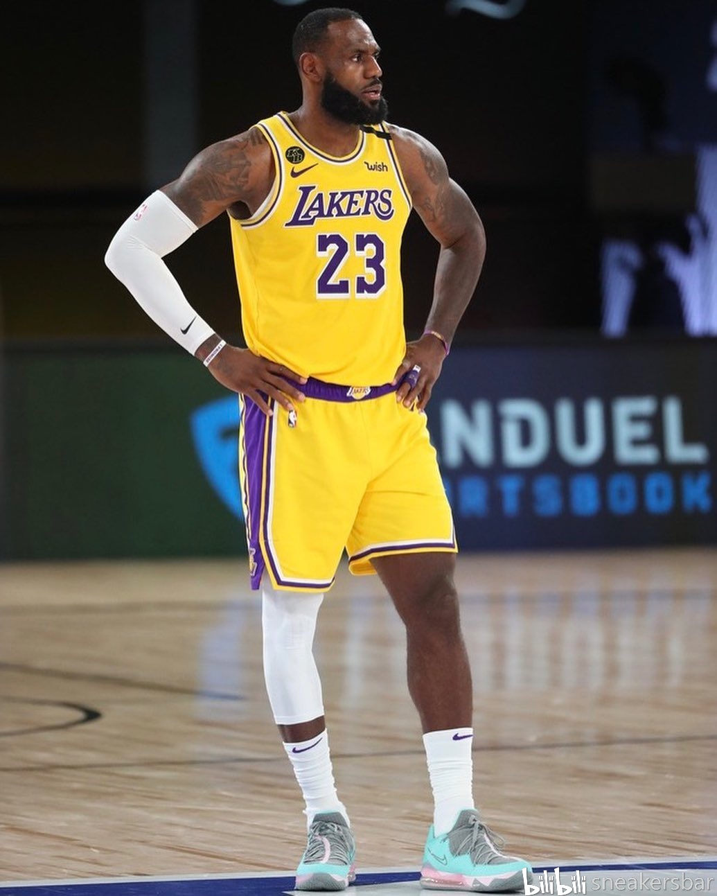 场建立了强 场建立了强